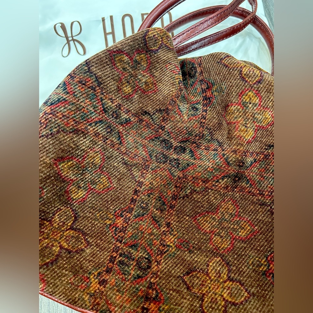 HOBO DARLING SATCHEL
HANDBAG- Arabesque Pattern - Picture 8 of 14